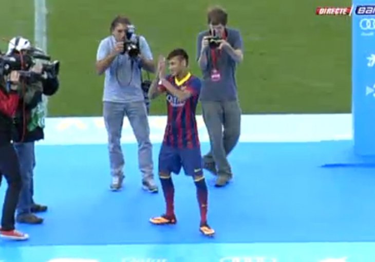 LIVE: Ludnica u Barceloni, stigao je Neymar