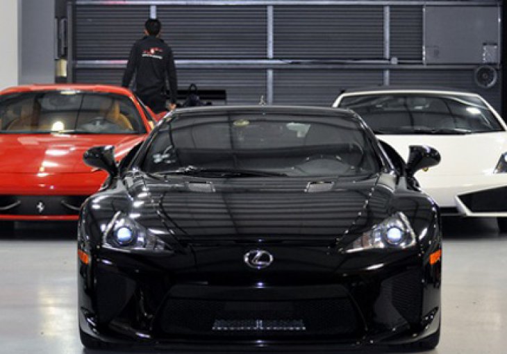 Toyota povlači 242.000 modela 