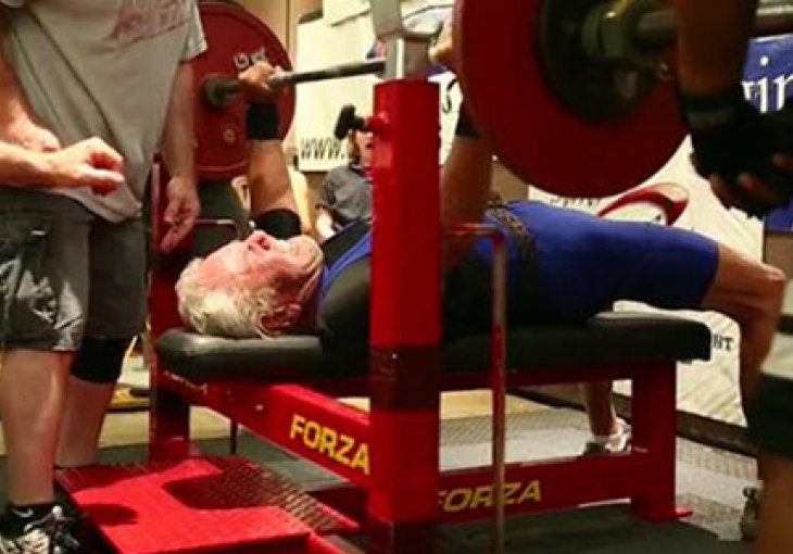 Sy Perlis u 91. godini gura 85 kilograma u benču