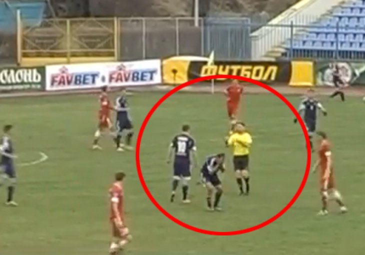  Dobio crveni karton zbog udaranja svog saigrača