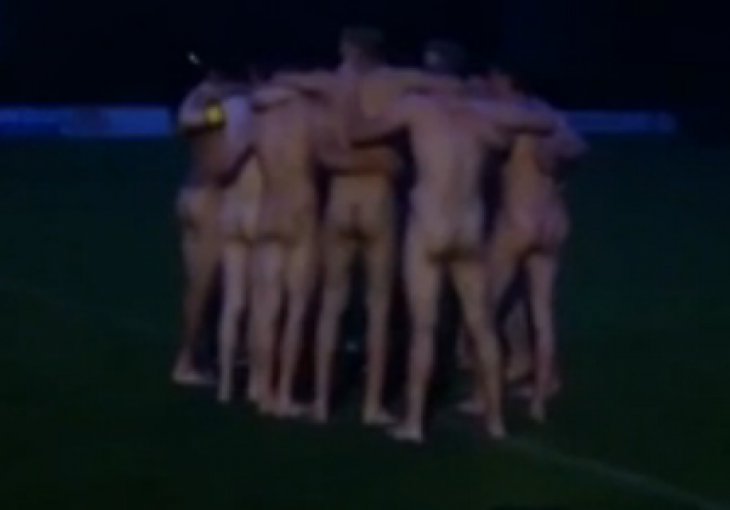 Igrači se okupili na stadionu i goli proslavili titulu