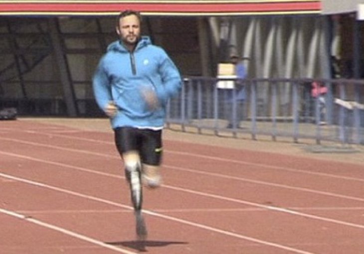 Oscar Pistorius izašao u kućni pritvor, ali mu i dalje prijeti 15 godina zatvora