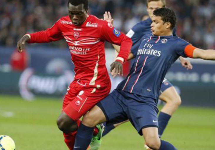 Barcelona bacila pred PSG ponudu za Silvu