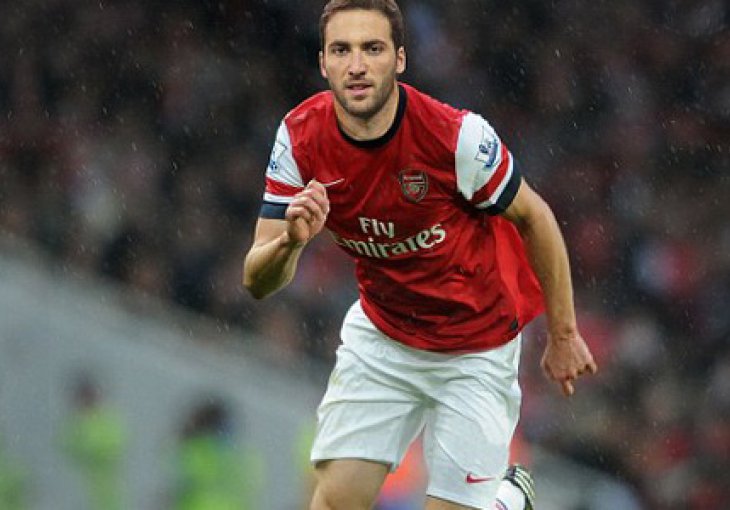 Gonzalo Higuain sletio u London