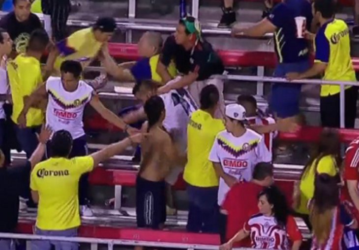 Meksički navijači u Las Vegasu izazvali haos, tukli se čime su stigli