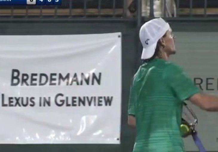 Alex Bogomolov se posvađao sa sudijom i nag napustio teren