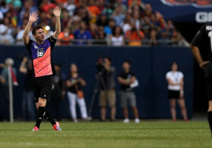 Navijači prevareni, Messi pobjegao ispraćen zvižducima