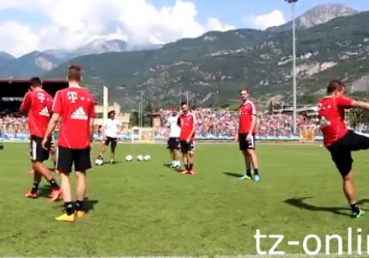 Varnice na treningu Bayerna: Rafinha udario Robbena