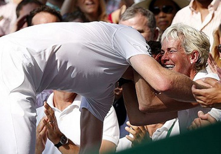 Ne znam kako sam mogao zaboraviti zagrliti svoju majku