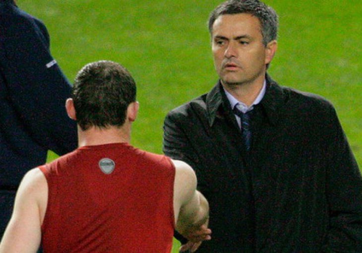 U svom stilu: Evo čime Mourinho mami Rooneya u Chelsea