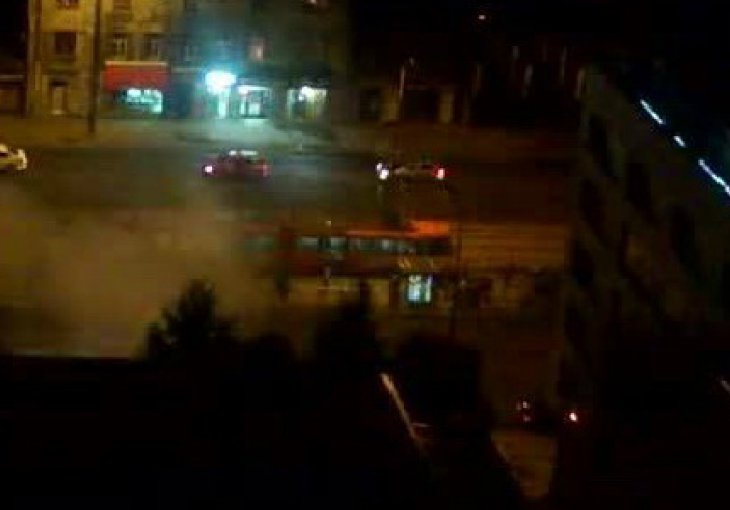 Pogledajte tuču navijača sinoć na Socijalnom