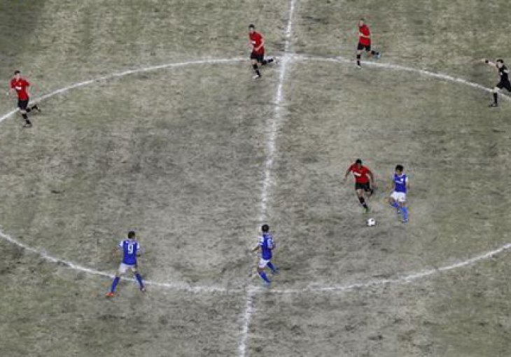 United slavio na jednom od najgorih terena na kojima je ikad igrao
