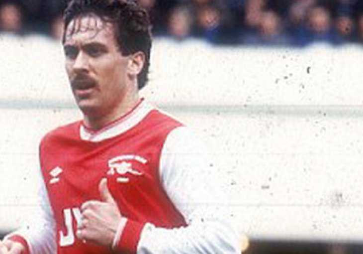 Legenda Arsenala danas spava na klupi u parku