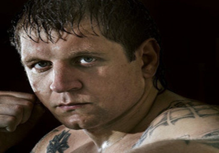 MMA borac za rođendan silovao djevojku i završio u zatvoru