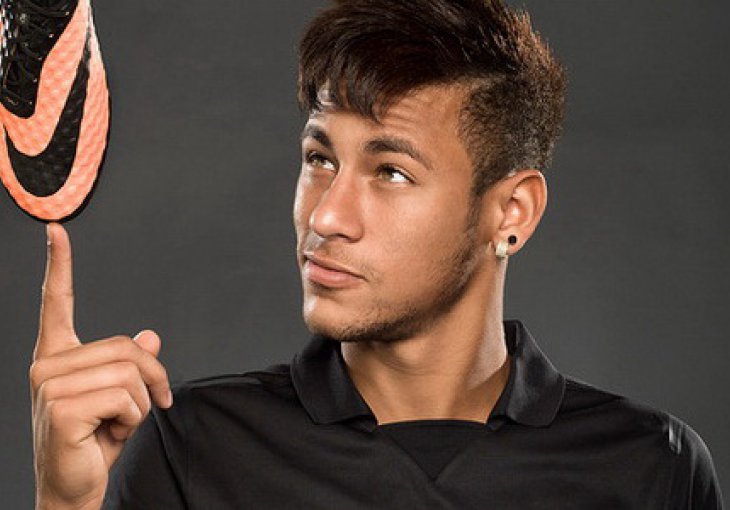 Pedro ukrao slavu Neymaru, Barcelona demontirala Tajland