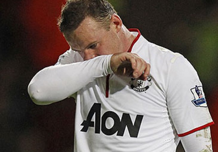 Ovo je kraj: Moyes izbacio Rooneya iz ekipe!