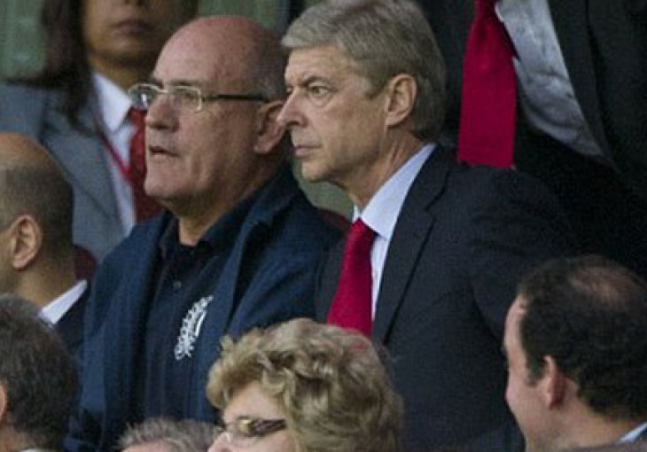 Džeko nakon utakmice razgovorao sa Primorcem, a pojavio se i Wenger