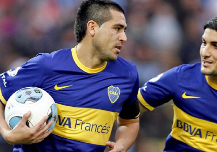 Riquelme nadmudrio 11 igrača Atletica