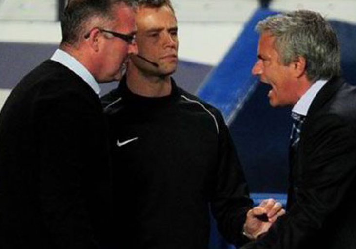 Grmilo nakon utakmice: Posvađali se Mourinho i Lambert