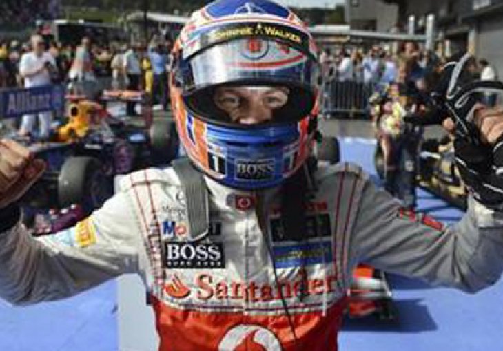 Button: Loši smo, ali ostajem u McLarenu
