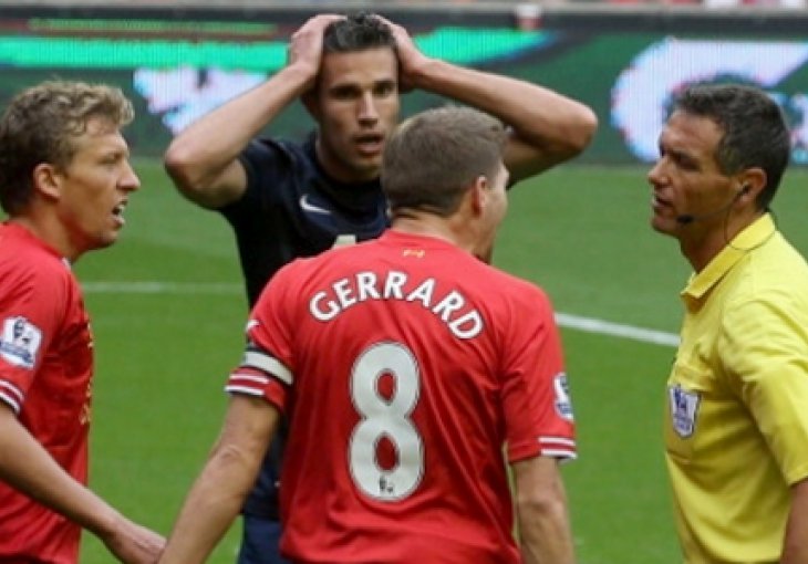 Gerrard se obrušio na Van Persiea: 