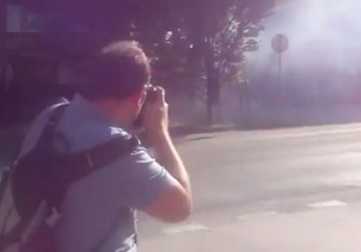 Ovo je tuča navijača BiH i Srbije iz makedonskog ugla