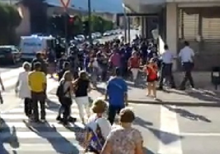 Pogledajte kako su navijači BiH napadnuti jučer u Jesenicama