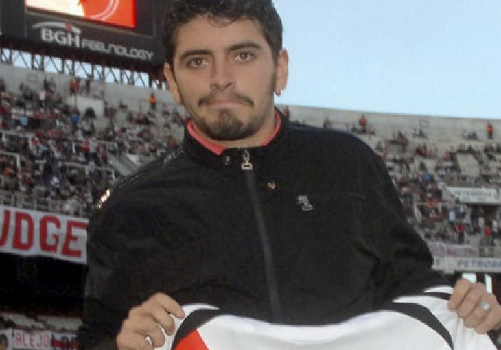 Evo šta je sve Maradona tražio da obuče dres Novog Pazara