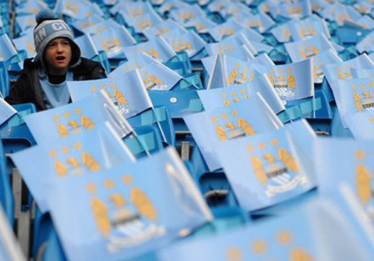 Arsenal i Manchester City predvode utrku za Victora Valdesa