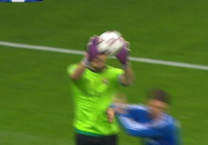 Kakav peh: Casillas nakon 15 minuta izašao, ozlijedio ga Ramos!