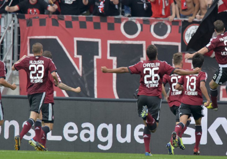 Spahić sa klupe gledao kako Bayer razara Mainz, kiks Dortmunda