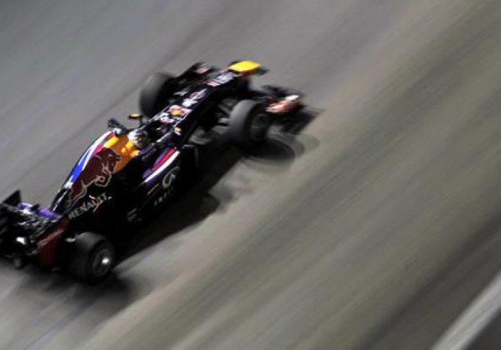 Vettel nezaustavljiv u Singapuru