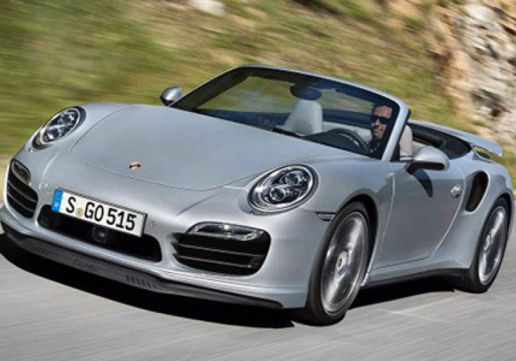 Krov na Porscheu 911 Turbo diže se i u vožnji