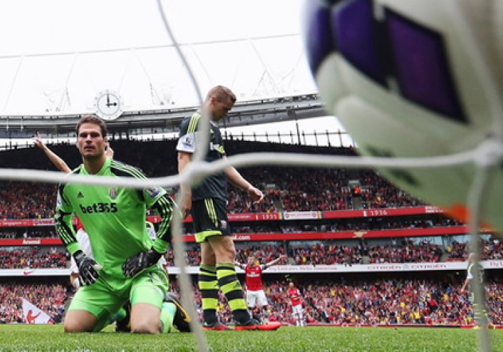 Sorensen umjesto Begovića: Nije lijepo gledati meč s klupe