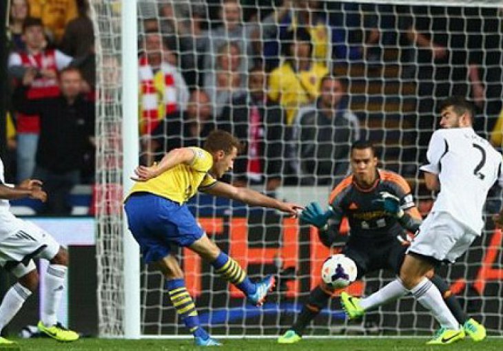Nezaustavljivi Arsenal izbio na prvo mjesto Premiershipa