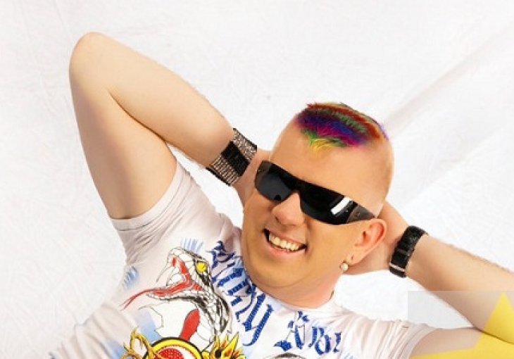 DJ Krmak poručuje: Uz nas je i Božja sila ide Bosna do Brazila...