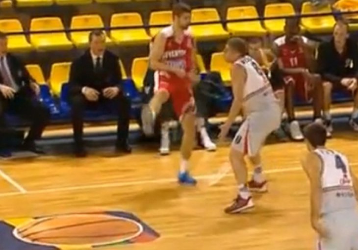 Nakon lopte u facu protivniku ono što slijedi je opšta makljaža...