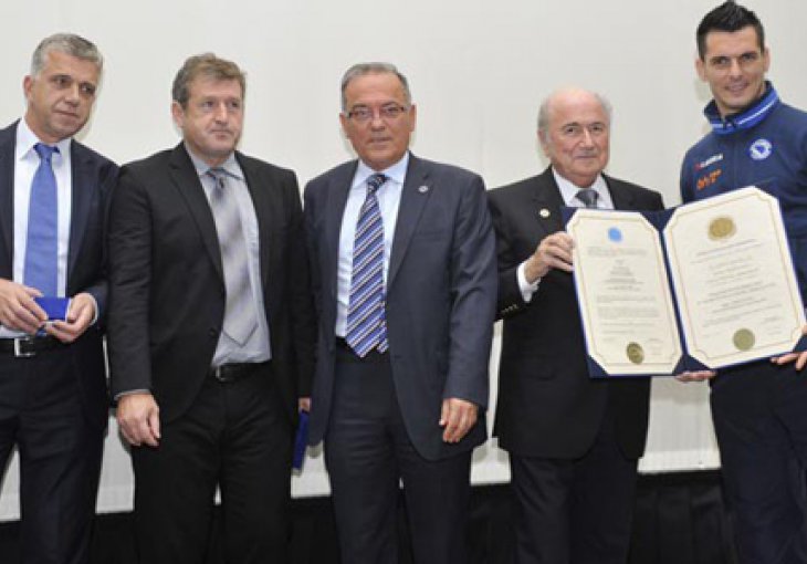 Blatter u Sarajevu uručio Zmajevima i Sušiću priznanje ILH-a