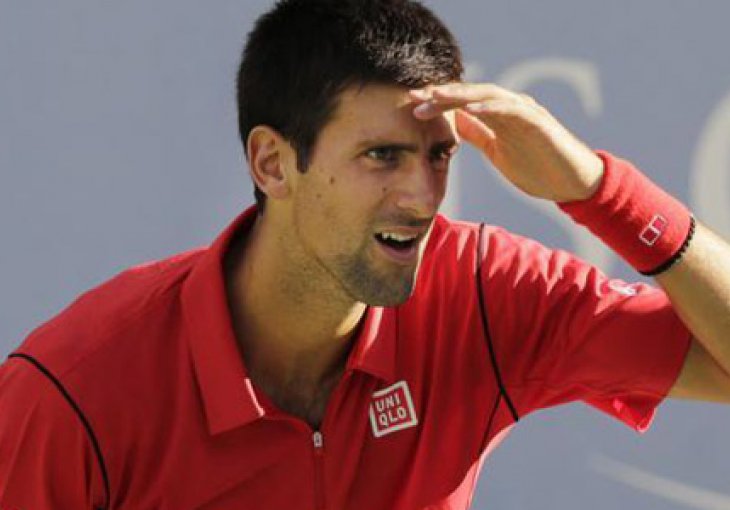 Đoković&sudija: Novak objašnjava na engleskom, a psuje na srpskom