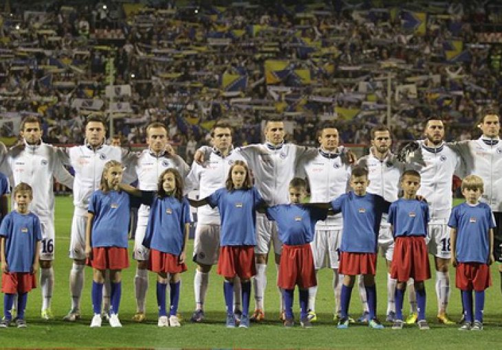 Džeko u svoje i ime svojih saigrača poslao poruku navijačima BiH