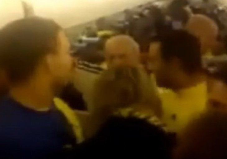 Pogledajte atmosferu u avionu Zmajeva: Džeki ni Halid nije ravan