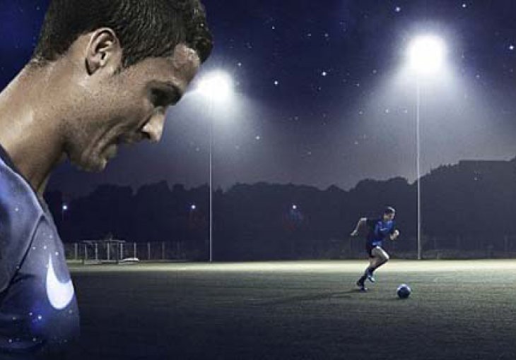 Šta Cristiano Ronaldo radi sam na treningu po zvjezdanoj noći?