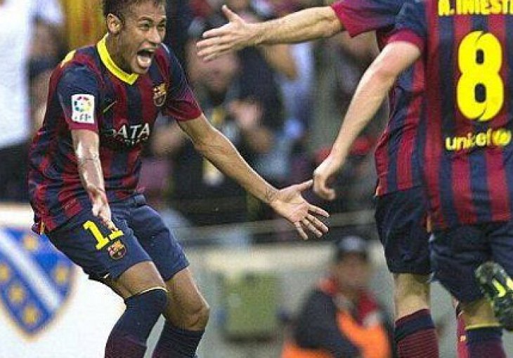 Neymar, Messi, Iniesta i zastava s ljiljanima