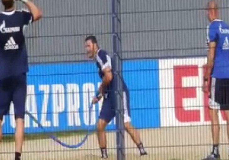 Pogledajte kako izgleda trening Seada Kolašinca u Schalkeu