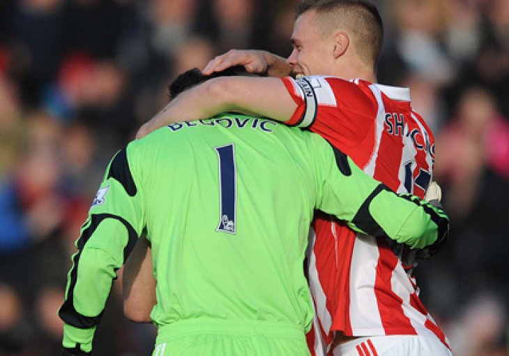 Asmir Begović postigao gol za Stoke u prvoj minuti utakmice