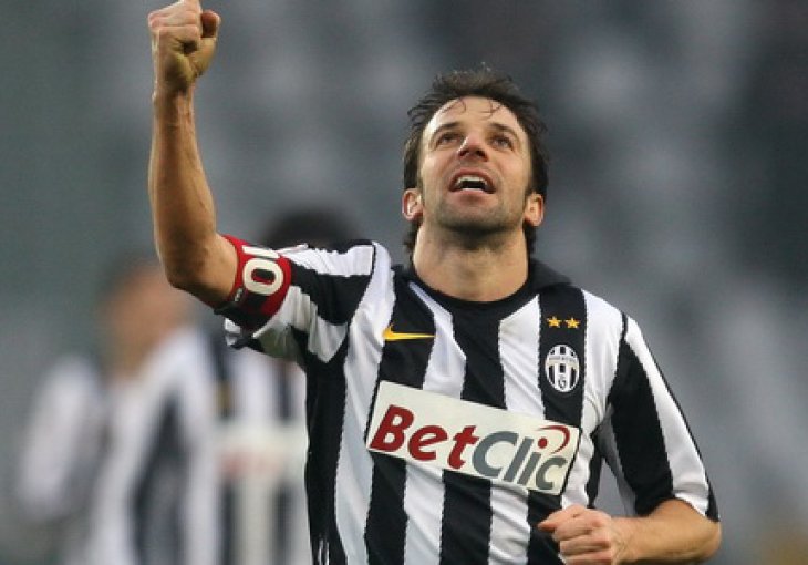 Del Piero oduševljava fanove i s mikrofonom