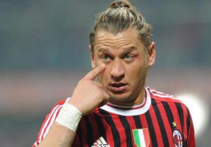 Milan ne može bez skandala: Mexes se 
