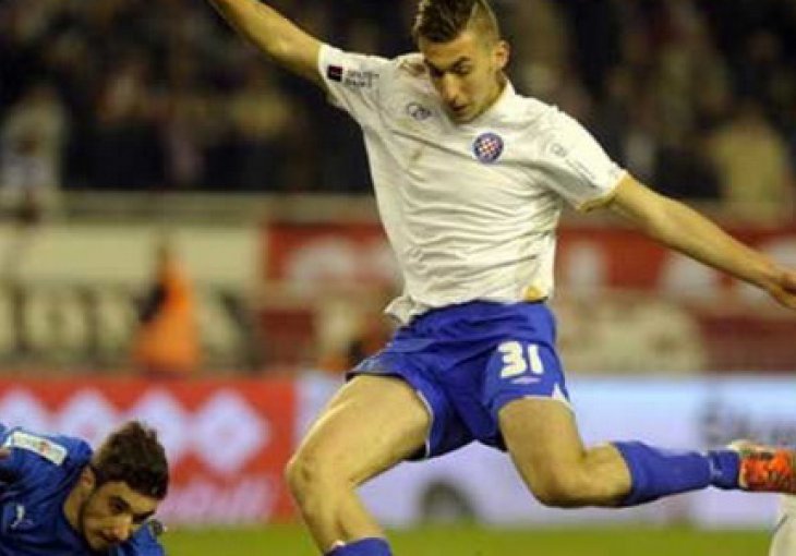 Na vratima reprezentacije nalazi se novi Zmaj