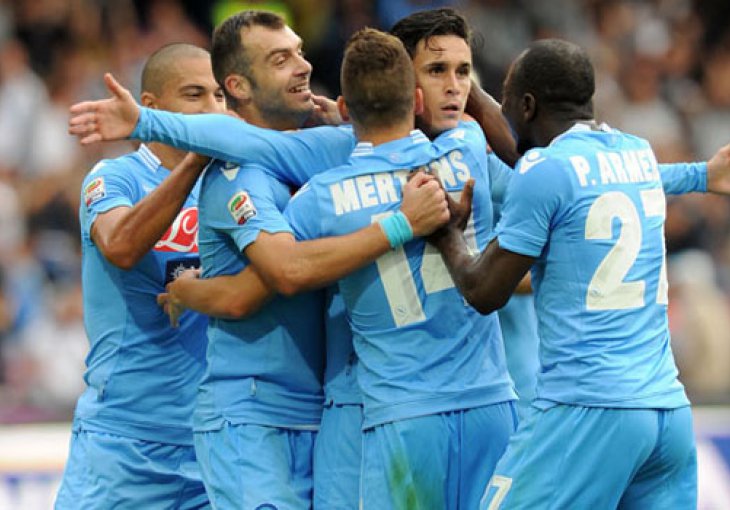 Pandev i Higuain odveli Napoli do velike pobjede