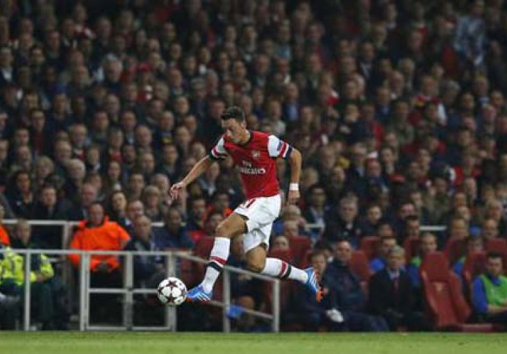 Ozil spreman predvoditi Arsenal ka tituli prvaka